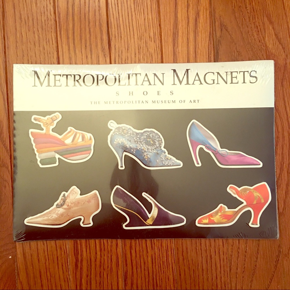 Museum high heel Victorian colorful shoe magnets